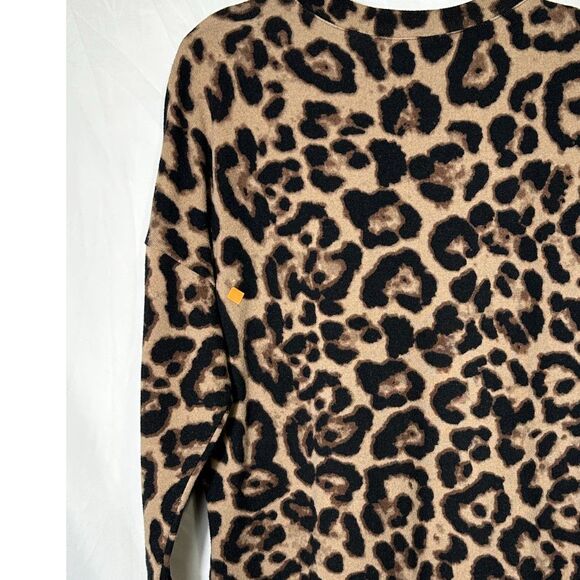 Amaryllis Animal Print, Oversized Sweater Size M Side Slits Long Sleeve Stretchy - Picture 5 of 6